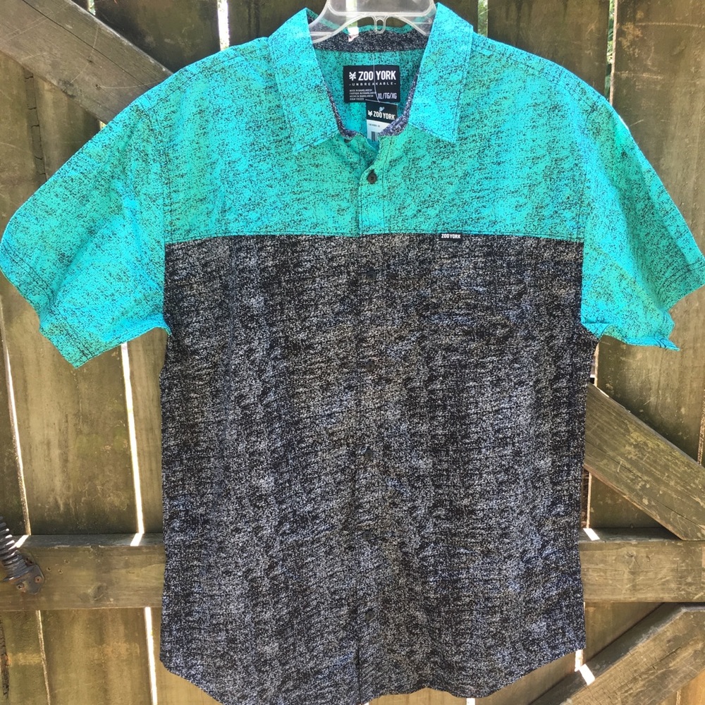 Zoo York Men’s Button Down Short Sleeve Shirt NWT
